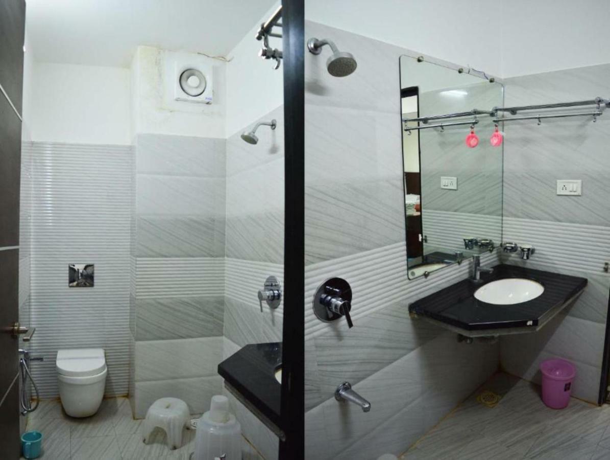 Hotel Maheshwari Avenue Ujjain Exterior photo